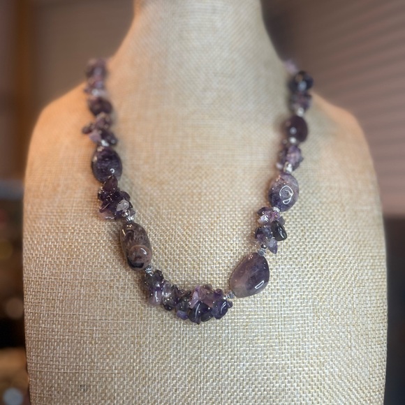 Amethyst Purple Gemstone Necklace - Picture 5 of 6